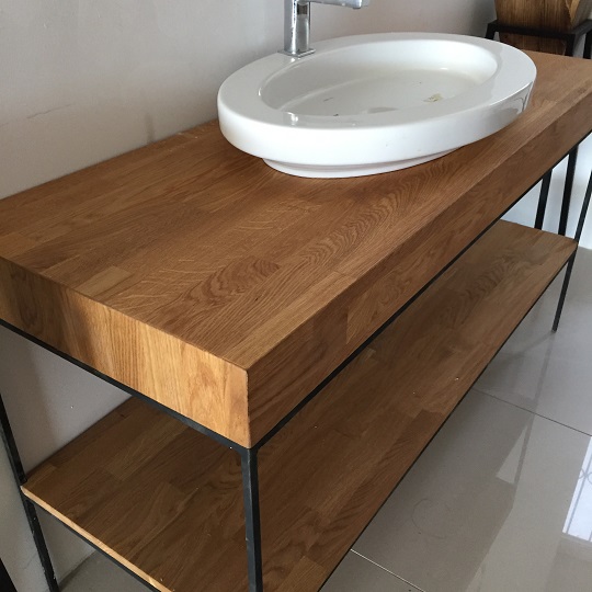 massive-bathroom-bench